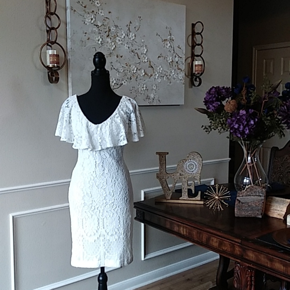 Lauren Ralph Lauren Women's Tamalira Floral Lace Cocktail Dress. Size 6 - Picture 12 of 17